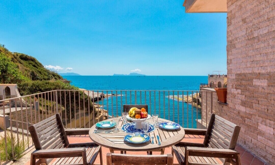 Terrazza con vista sul mare