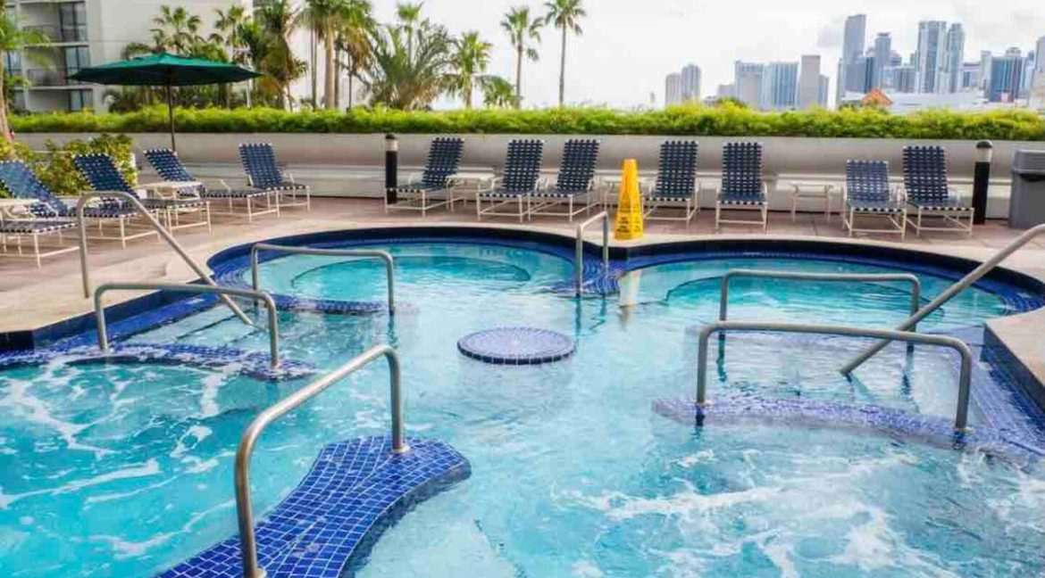 Piscina condominiale