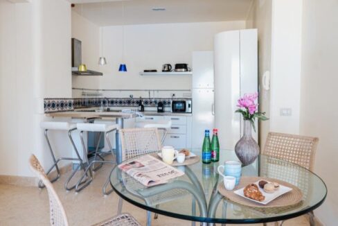 Sala pranzo con cucina