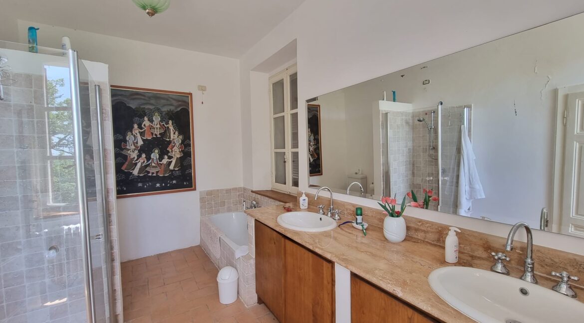 Bagno con doccia